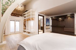 Photo 17- click for photo gallery